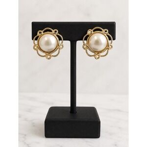 Vintage Gold Tone Faux Pearl Clip On Earrings Floral Statement Scalloped